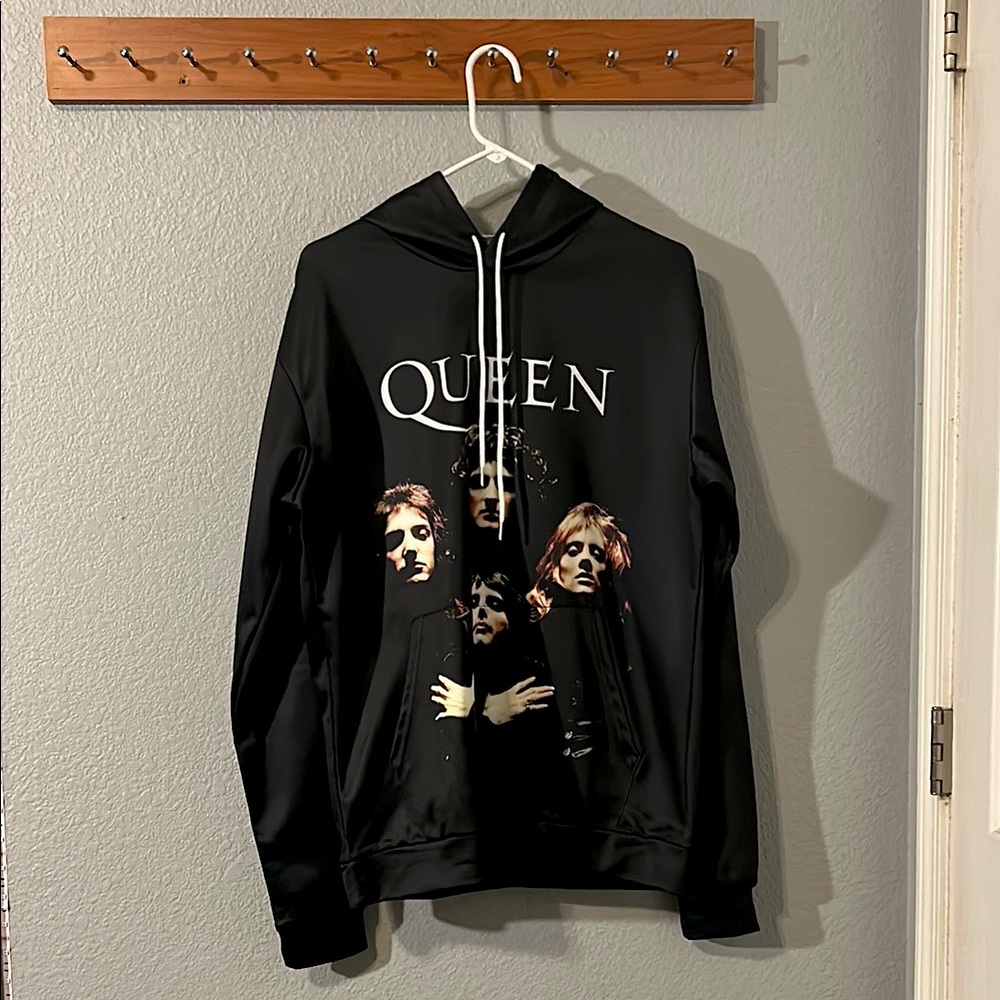 QUEEN NWOT Black Hoodie Size Medium